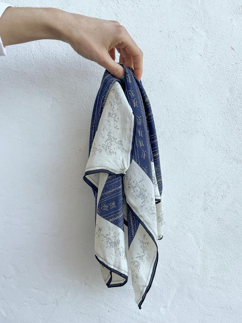 Imagen de Panuelo guy laroche