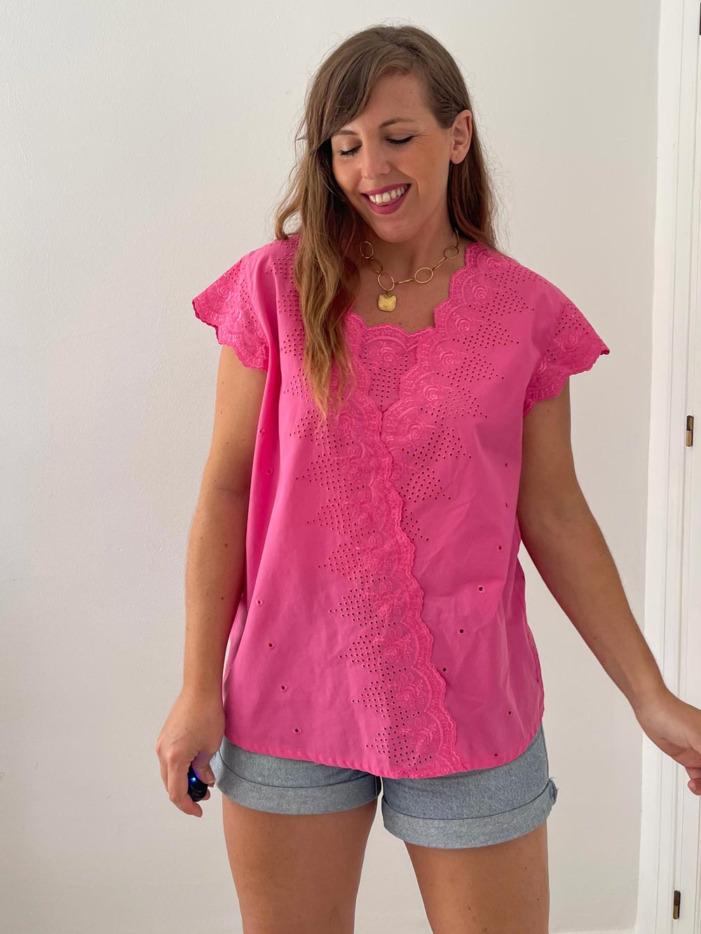 Imagen de Blusa fucsia calados