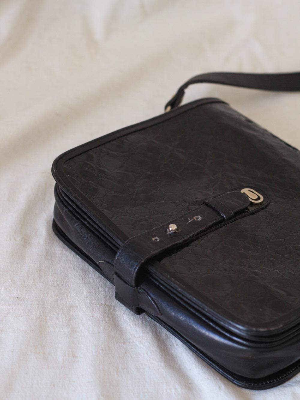 Imagen de Bolso piel negro detalles