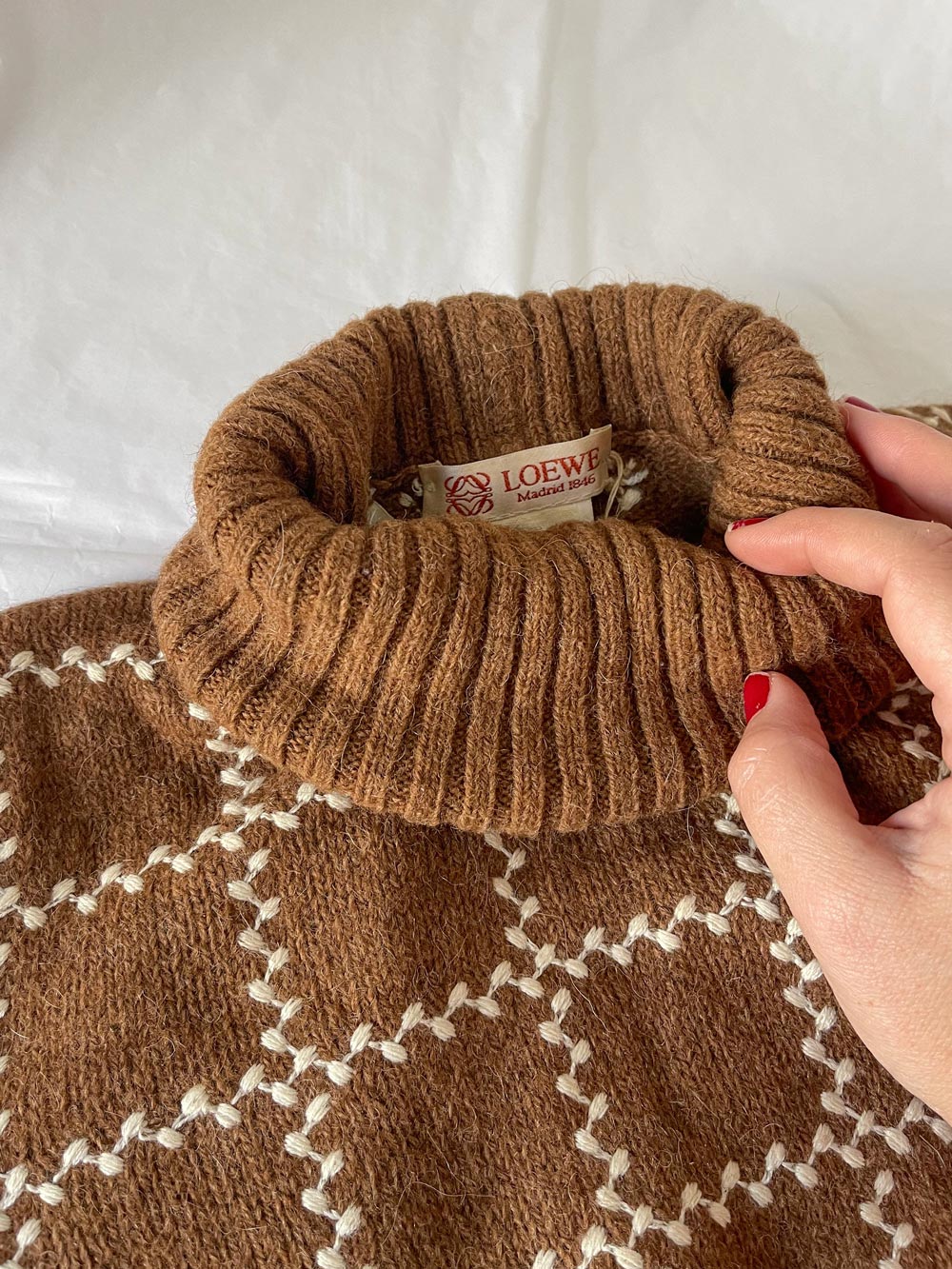 Imagen de Jersey de punto loewe detalles