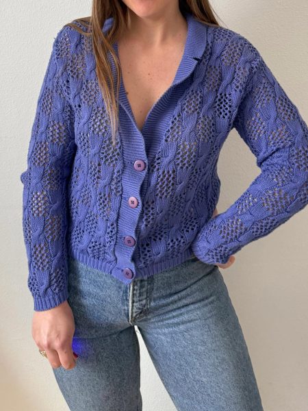 Rebeca de punto azul