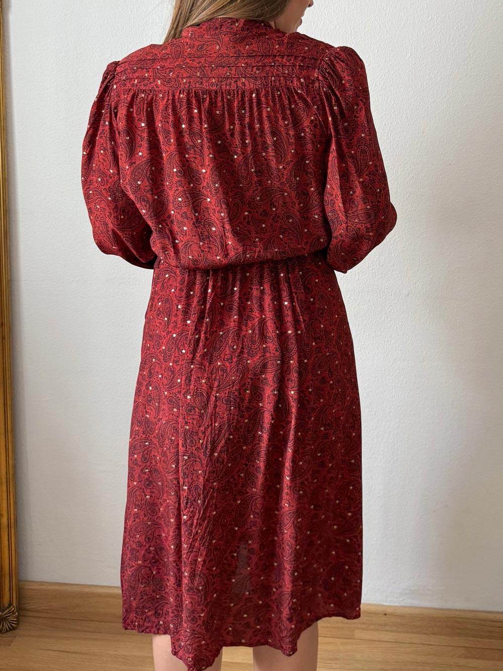 Vestido detalles dorados