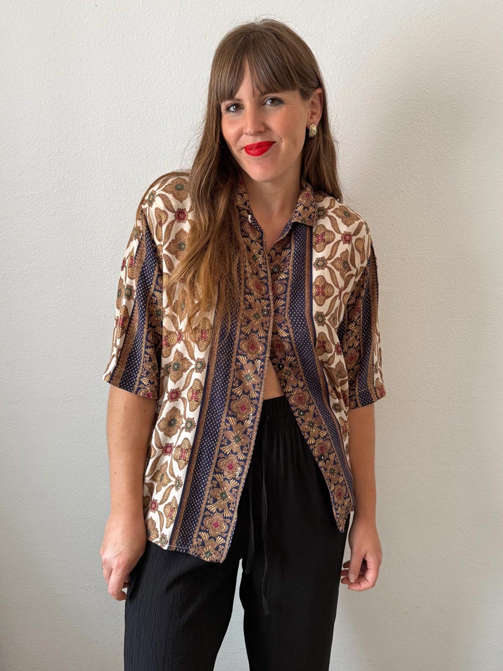 Imagen de Camisa con hombreras vintage
