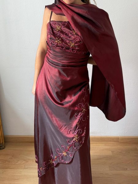 Vestido bordado invitada