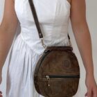 Imagen de Bolso ovalado verdoso (1)