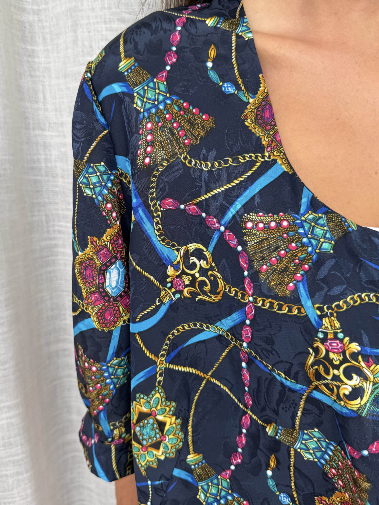 Imagen de Blusa satinada vintage (3)