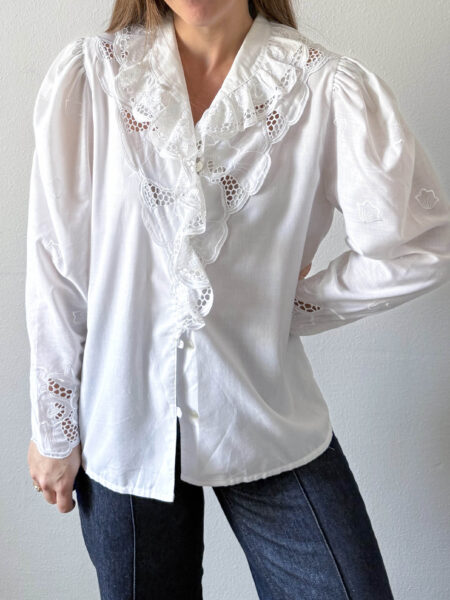 Blusa volantes bordados