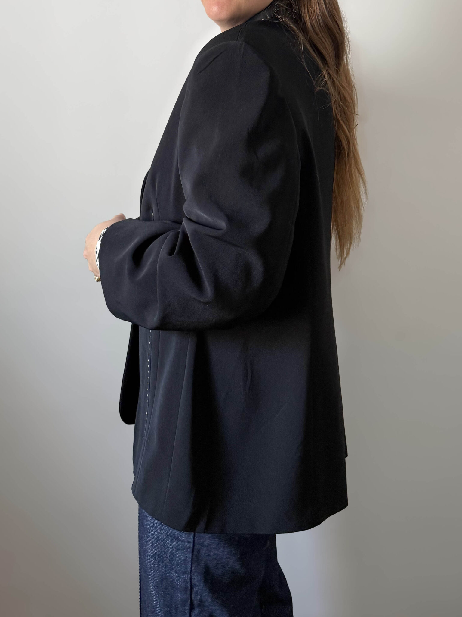 Imagen de Blazer negra pespuntes (5)