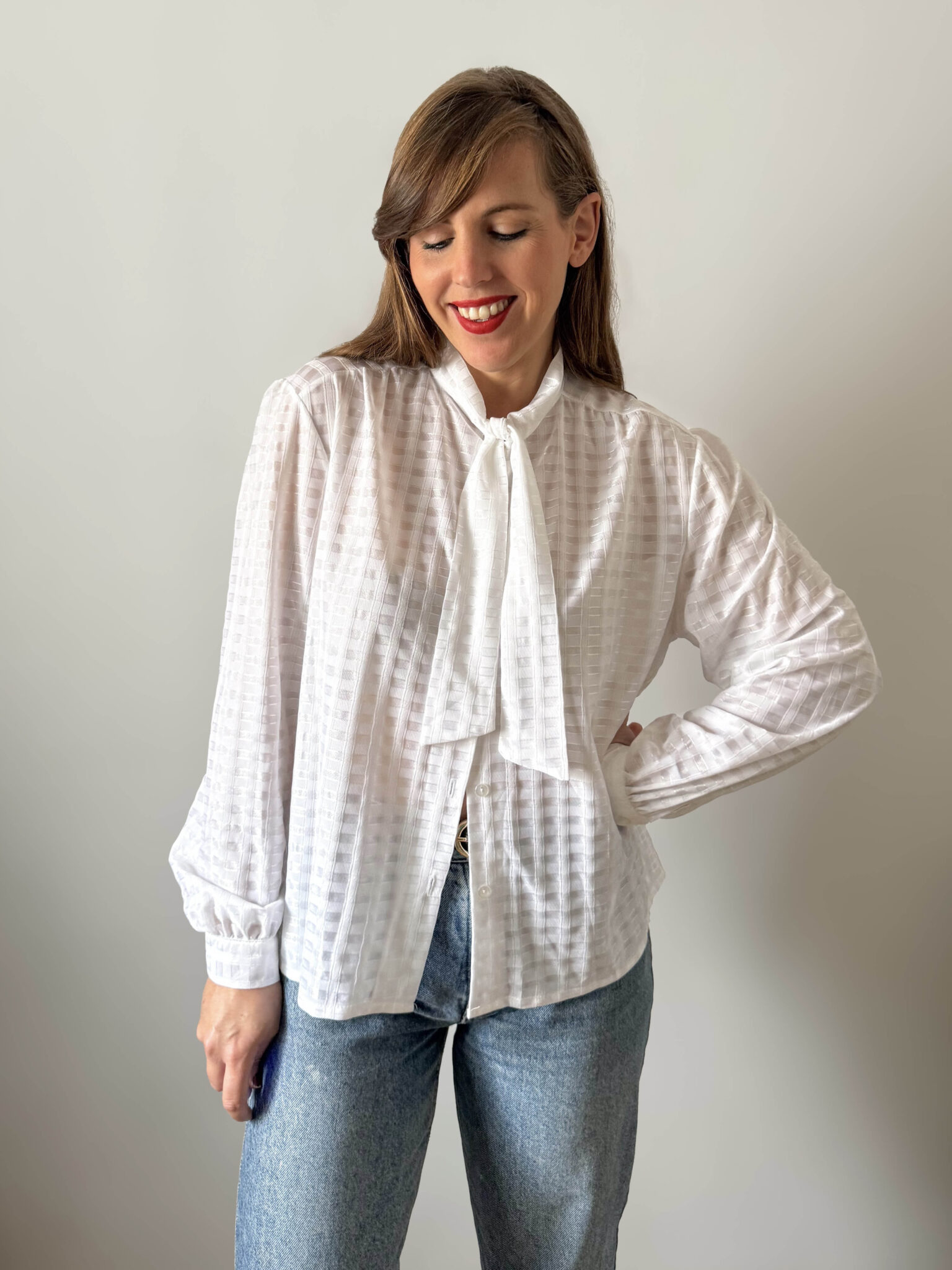 Imagen de Blusa blanca con lazo (2)