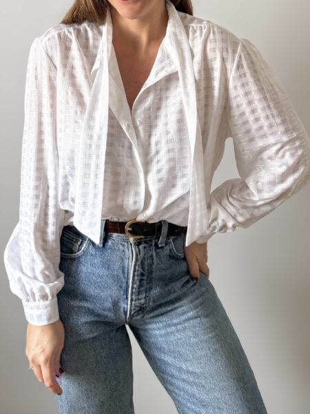 Imagen de Blusa blanca con lazo (5)