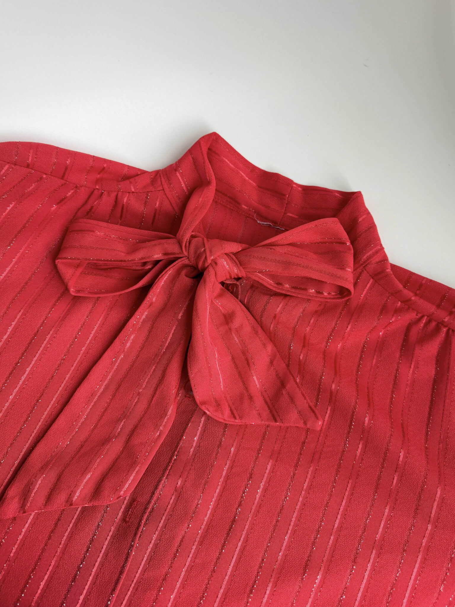 Imagen de Blusa roja lazada (2)