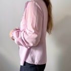 Imagen de Camisa rosa con volantes (3)