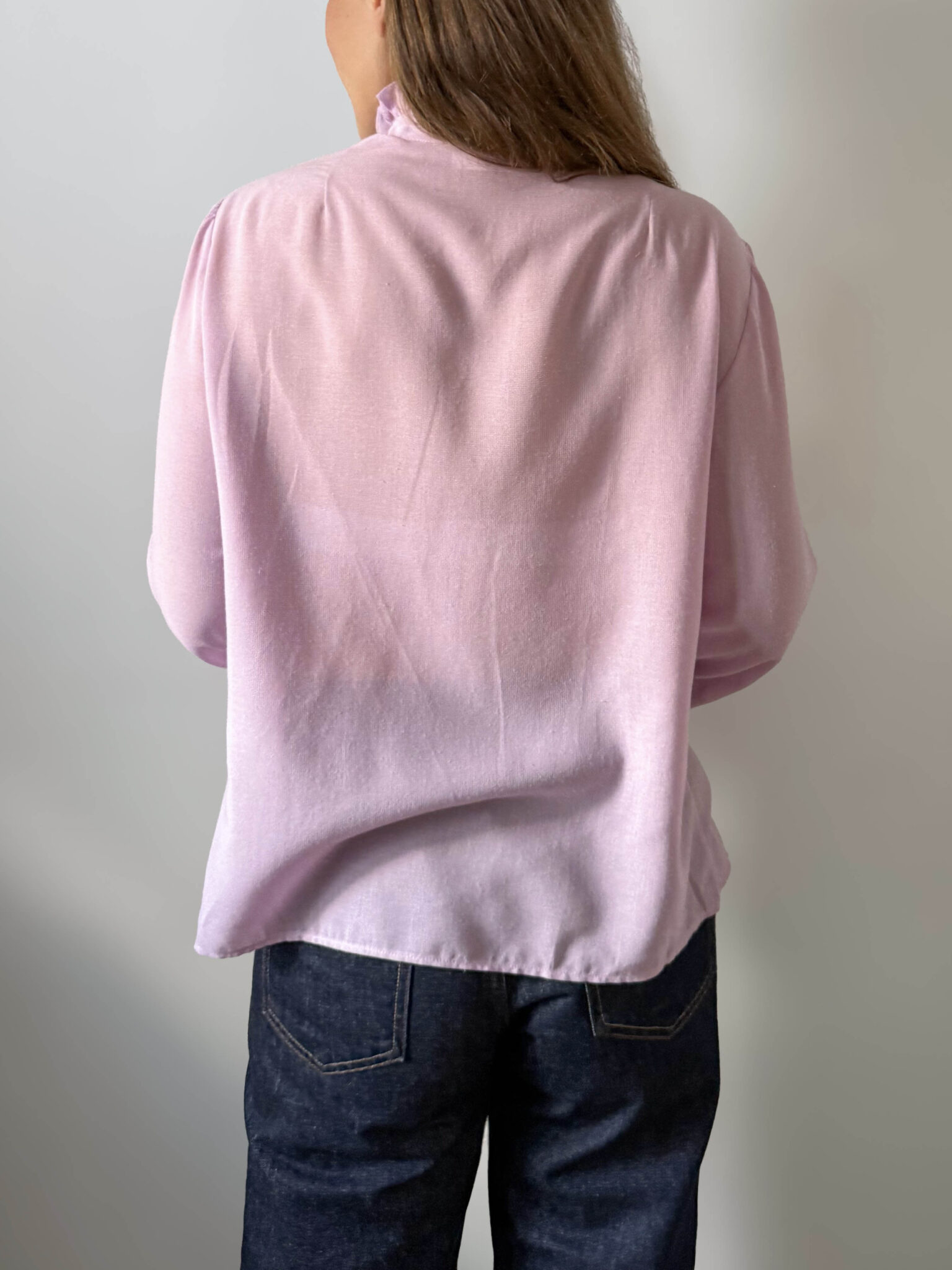 Imagen de Camisa rosa con volantes (4)