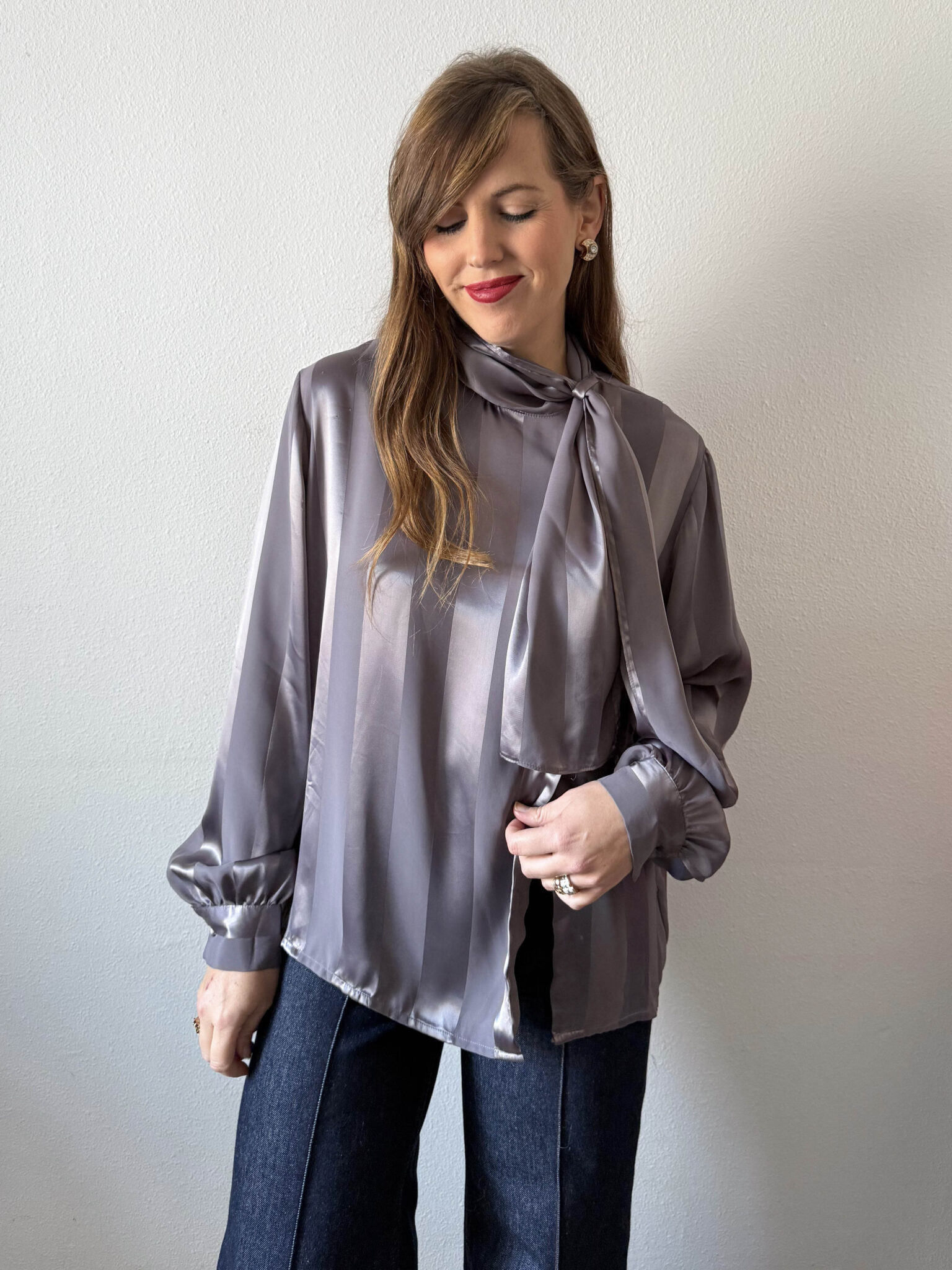 Imagen de Blusa satinada morada (5)