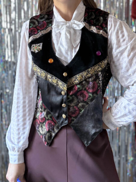 Imagen de Chaleco folk festivo (2)