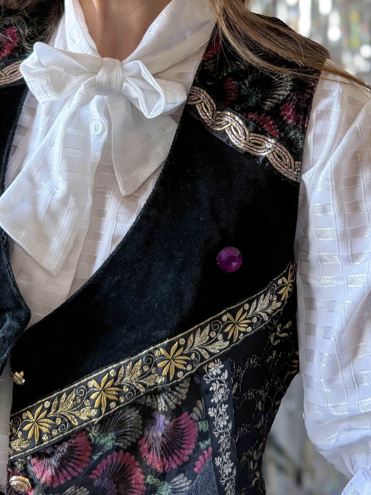 Imagen de Chaleco folk festivo (4)