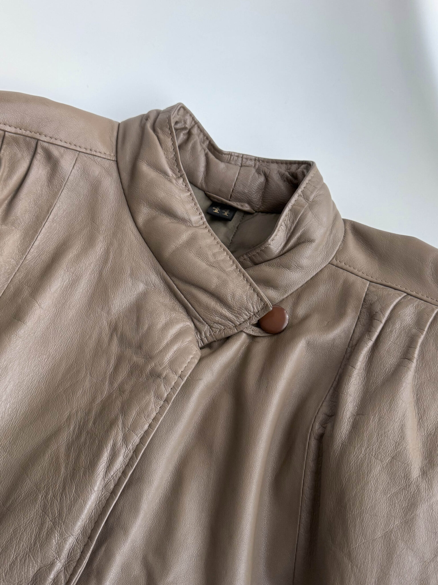 Imagen de Chaqueta piel topo (1)