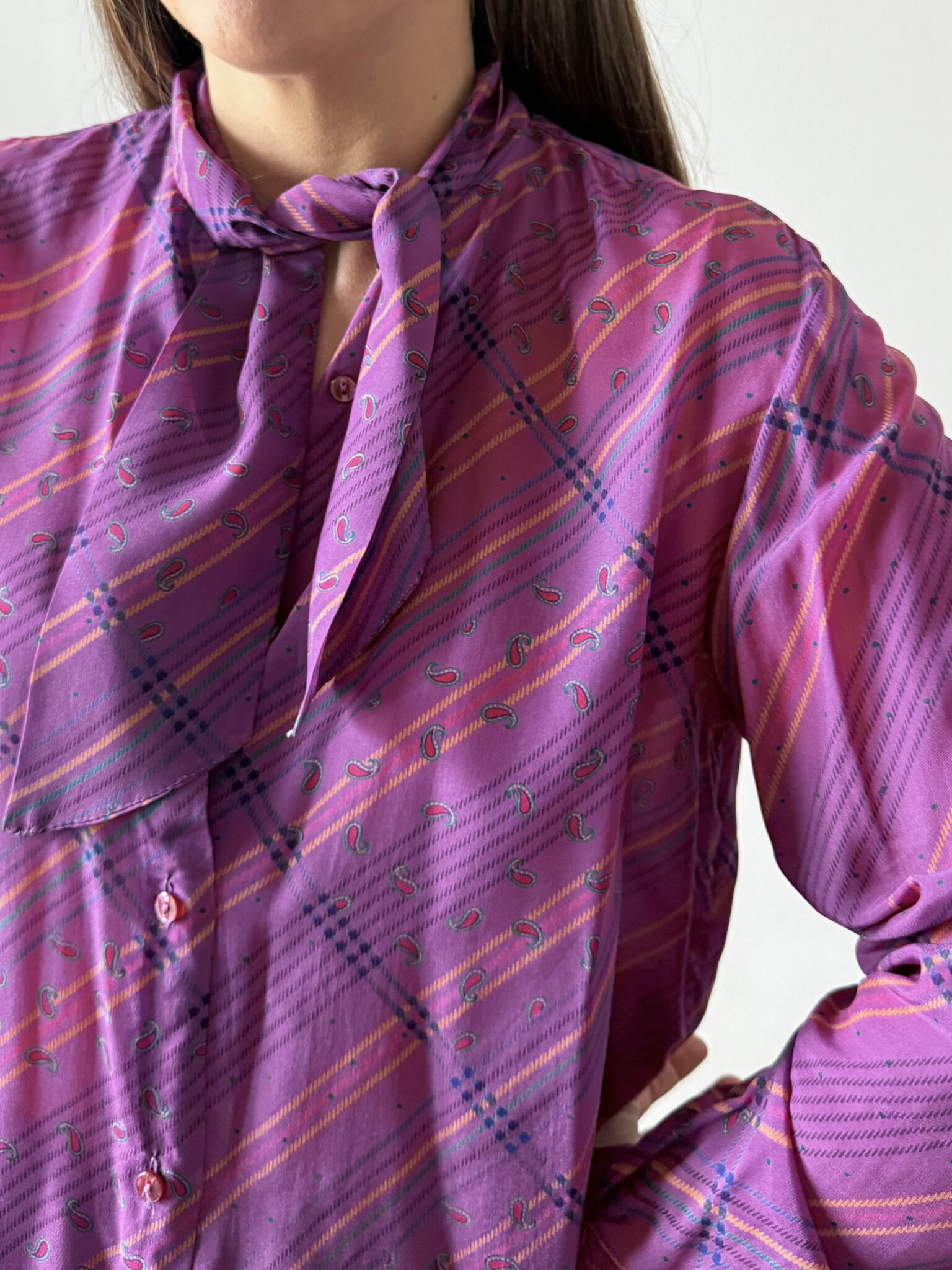 Imagen de Blusa con lazada 70s (5)