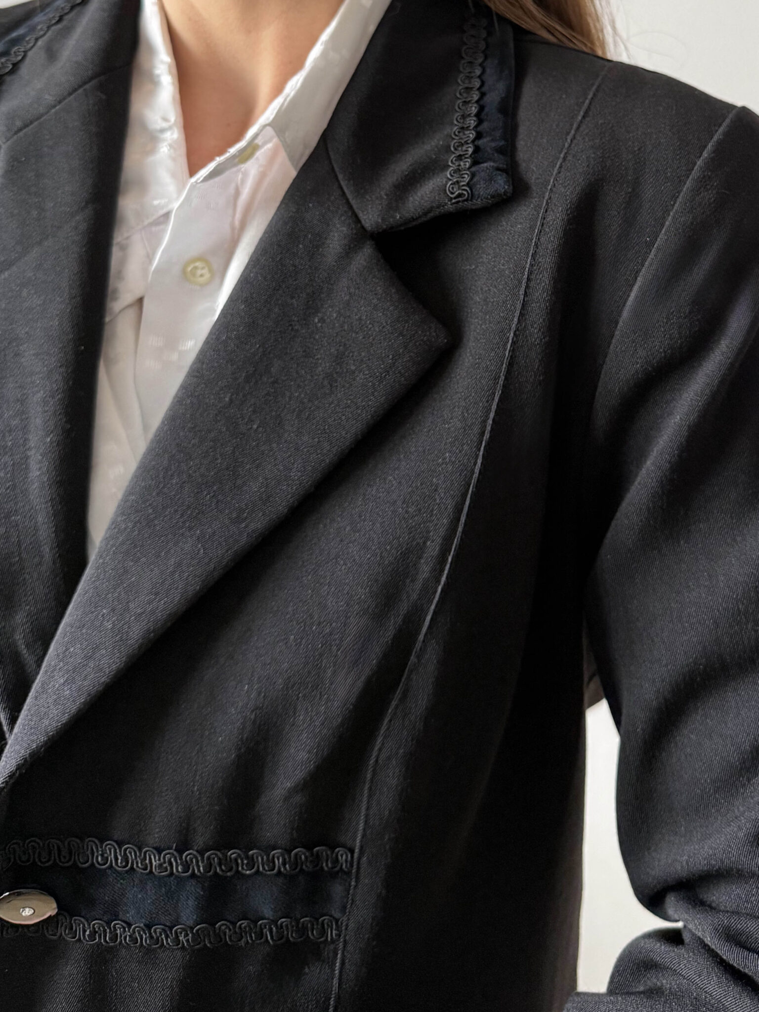 Imagen de Chaqueta detalles pasamaneria (5)