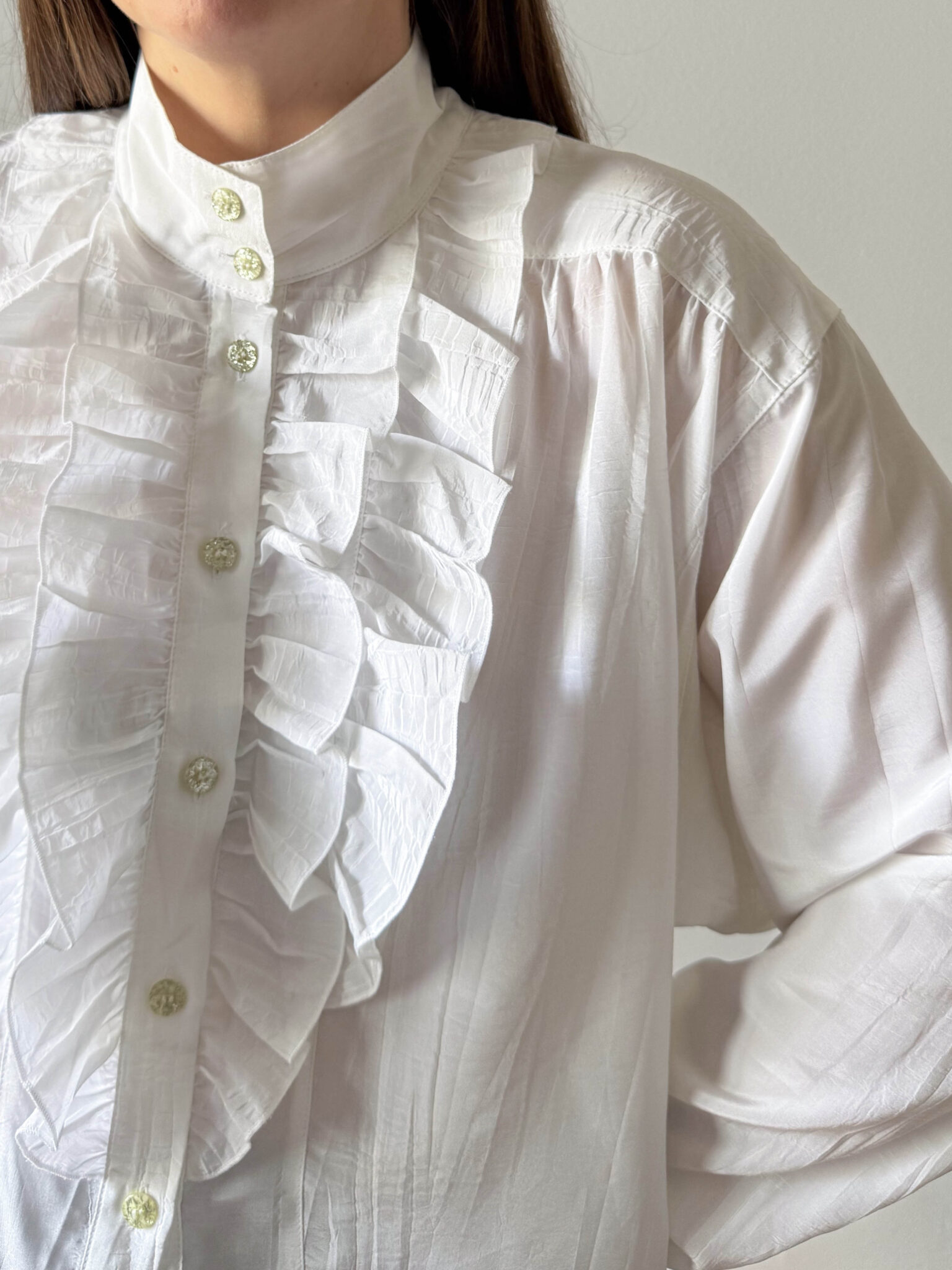 Imagen de Blusa blanca chorrera (4)