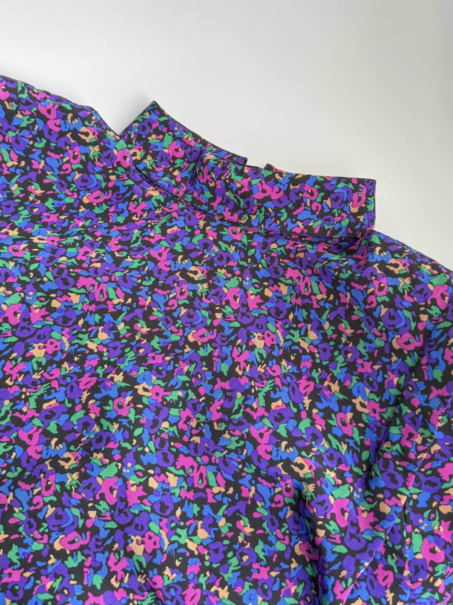 Imagen de Blusa flores maxi hombreras (1)