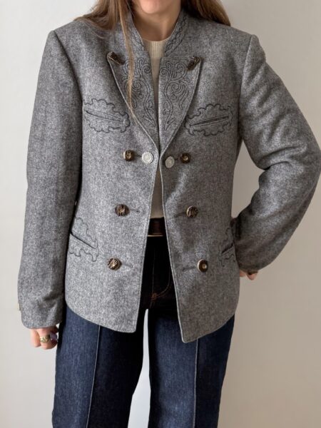 Chaqueta austriaca gris