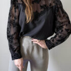 Blusa alemana detalles