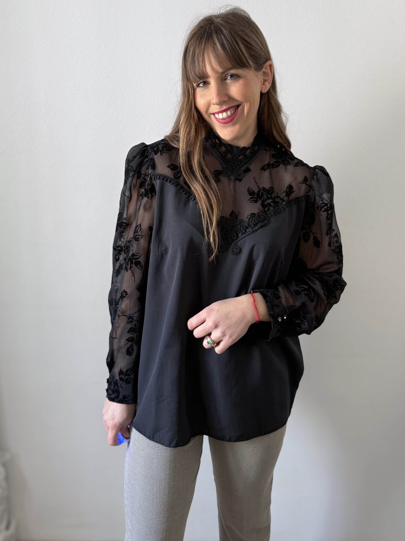 Imagen de Blusa alemana detalles (1)