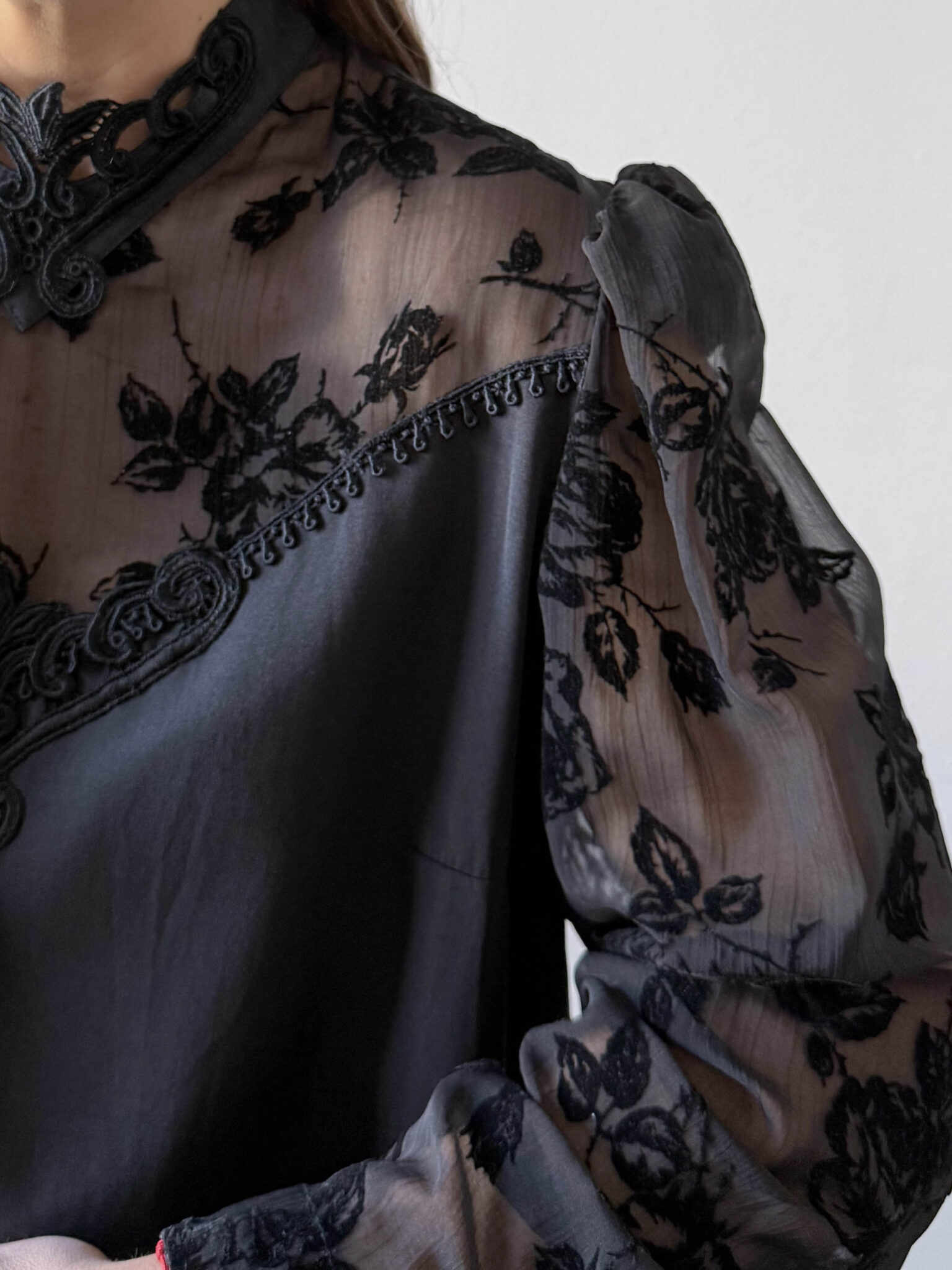 Imagen de Blusa alemana detalles (5)
