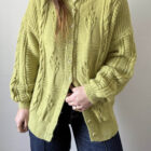 Imagen de Cardigan trenzado lima (7)