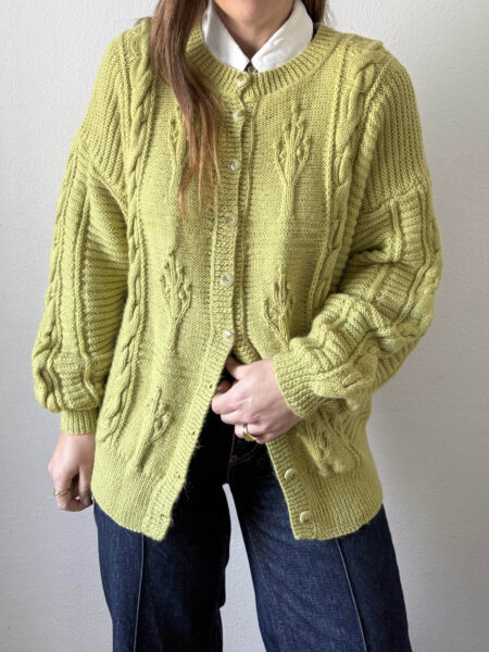 Imagen de Cardigan trenzado lima (7)