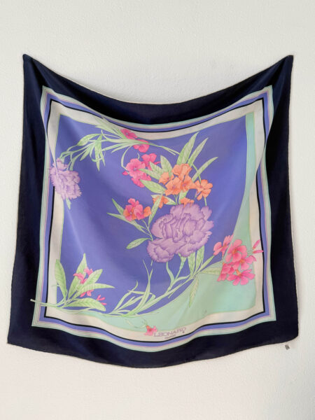 Imagen de Pañuelo floral de seda (2)
