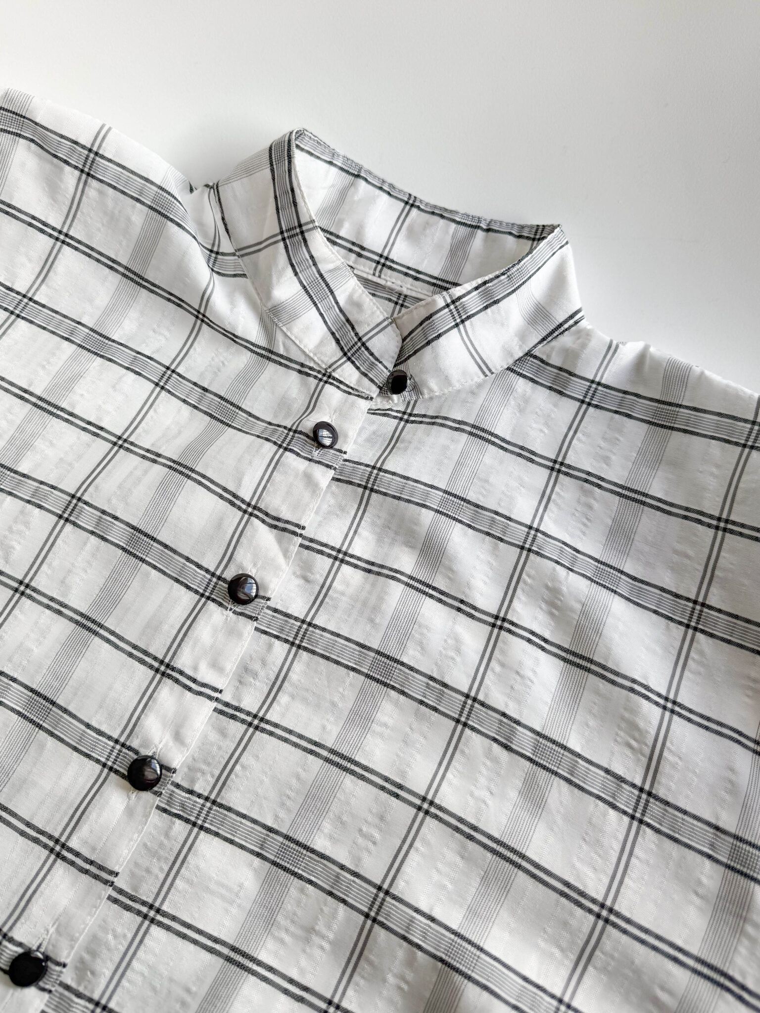 Imagen de Blusa cuello mao con cuadros (1)