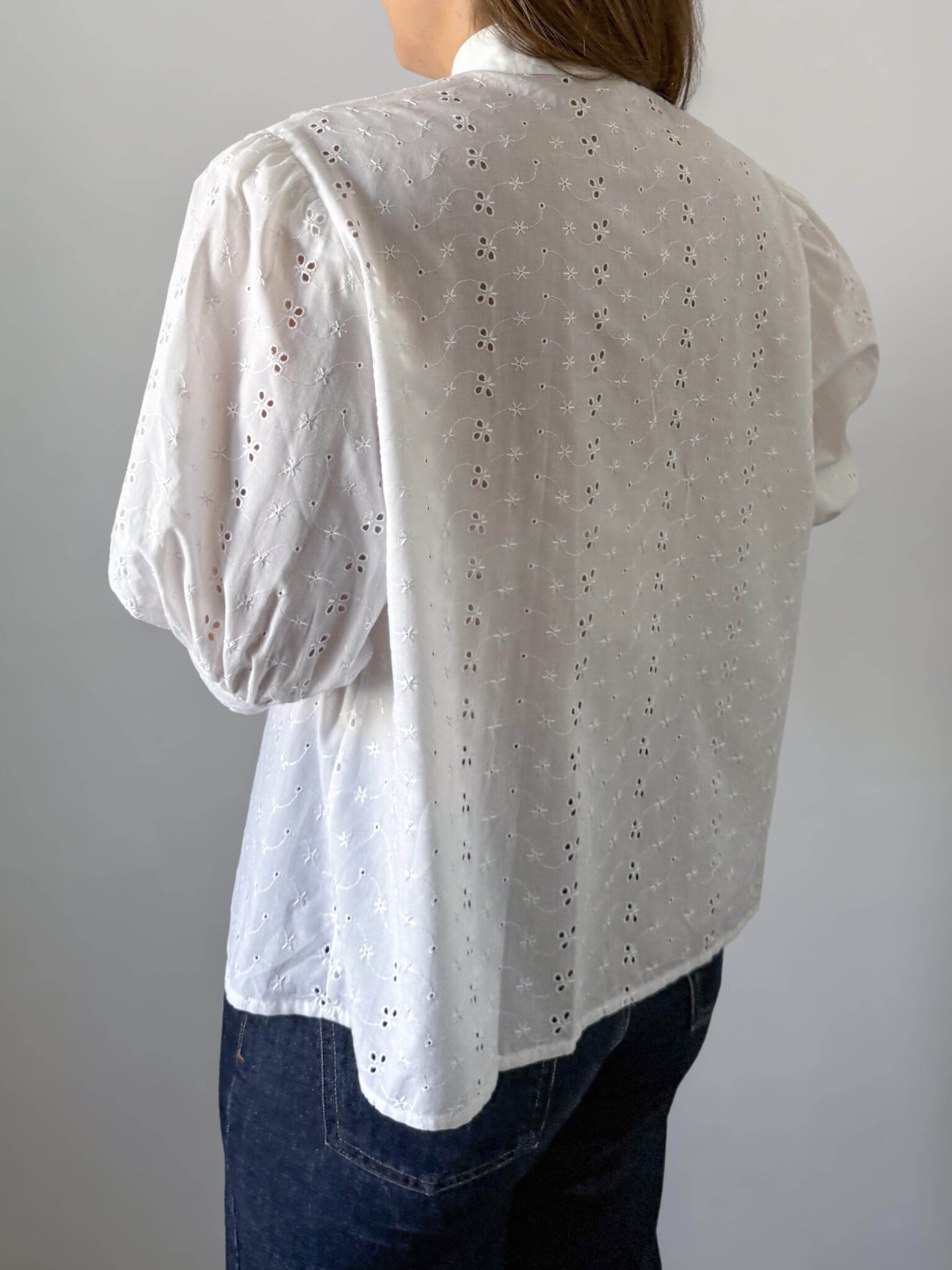 Imagen de Blusa blanca tejido bordado (3)