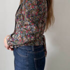 Imagen de Blusa floral con lazada (4)