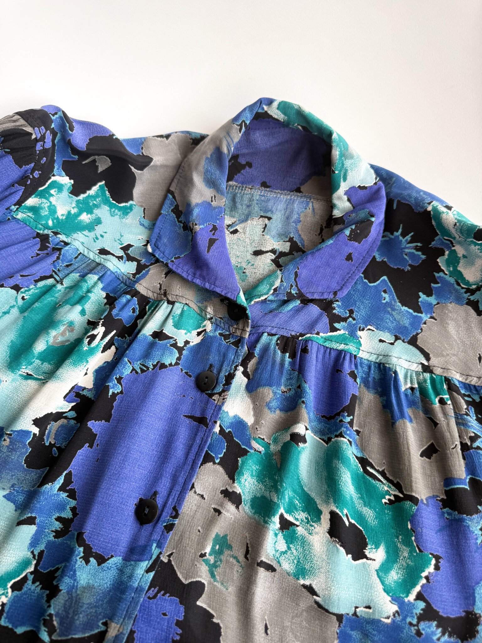 Imagen de Blusa flores azules (2)
