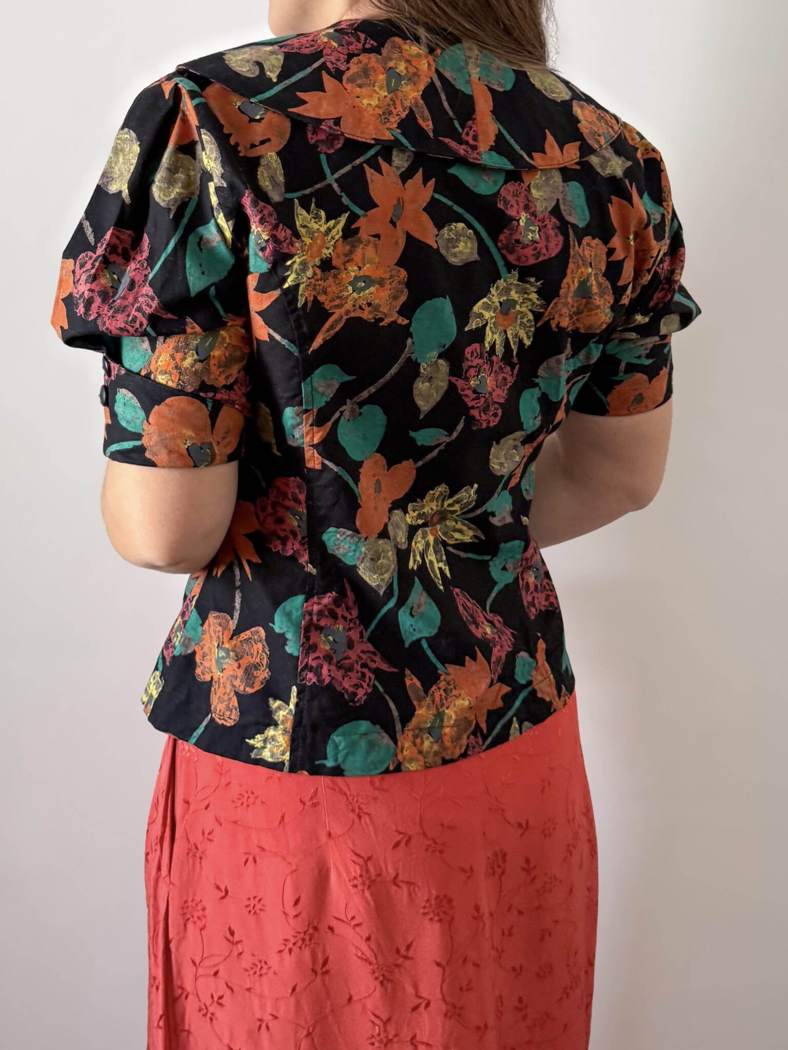 Imagen de Chaqueta corta de flores (4)