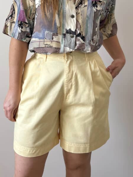 Imagen de Bermudas amarillo mantequilla (3)
