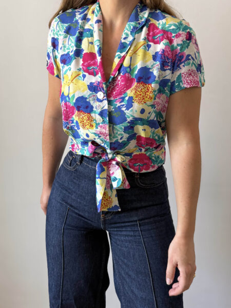 Imagen de Blusa colorida con lazada (6)