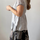 Imagen de Blusa gris con bordados (4)