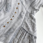 Imagen de Blusa gris con bordados (7)