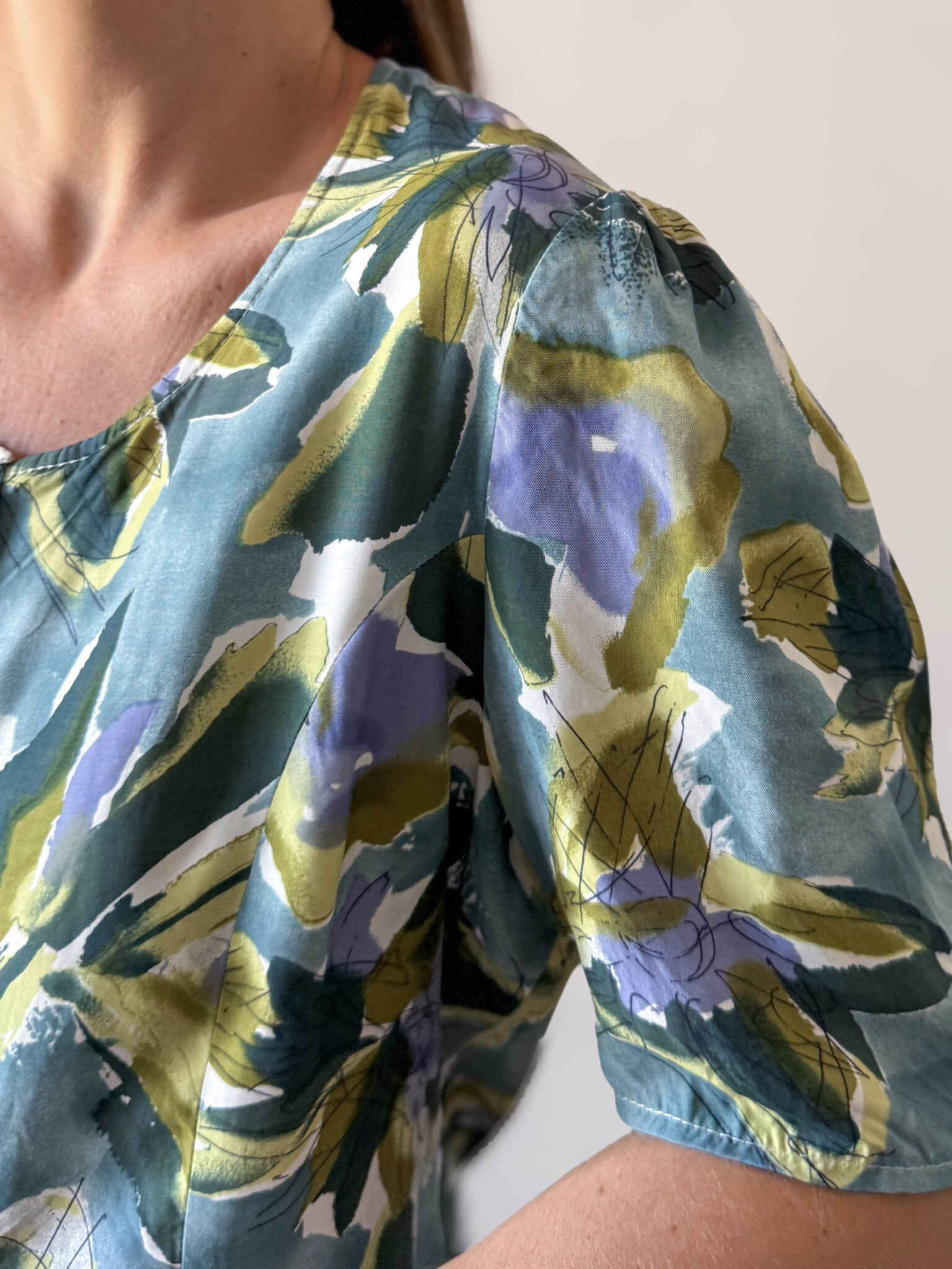 Imagen de Blusa tonos verdosos (2)