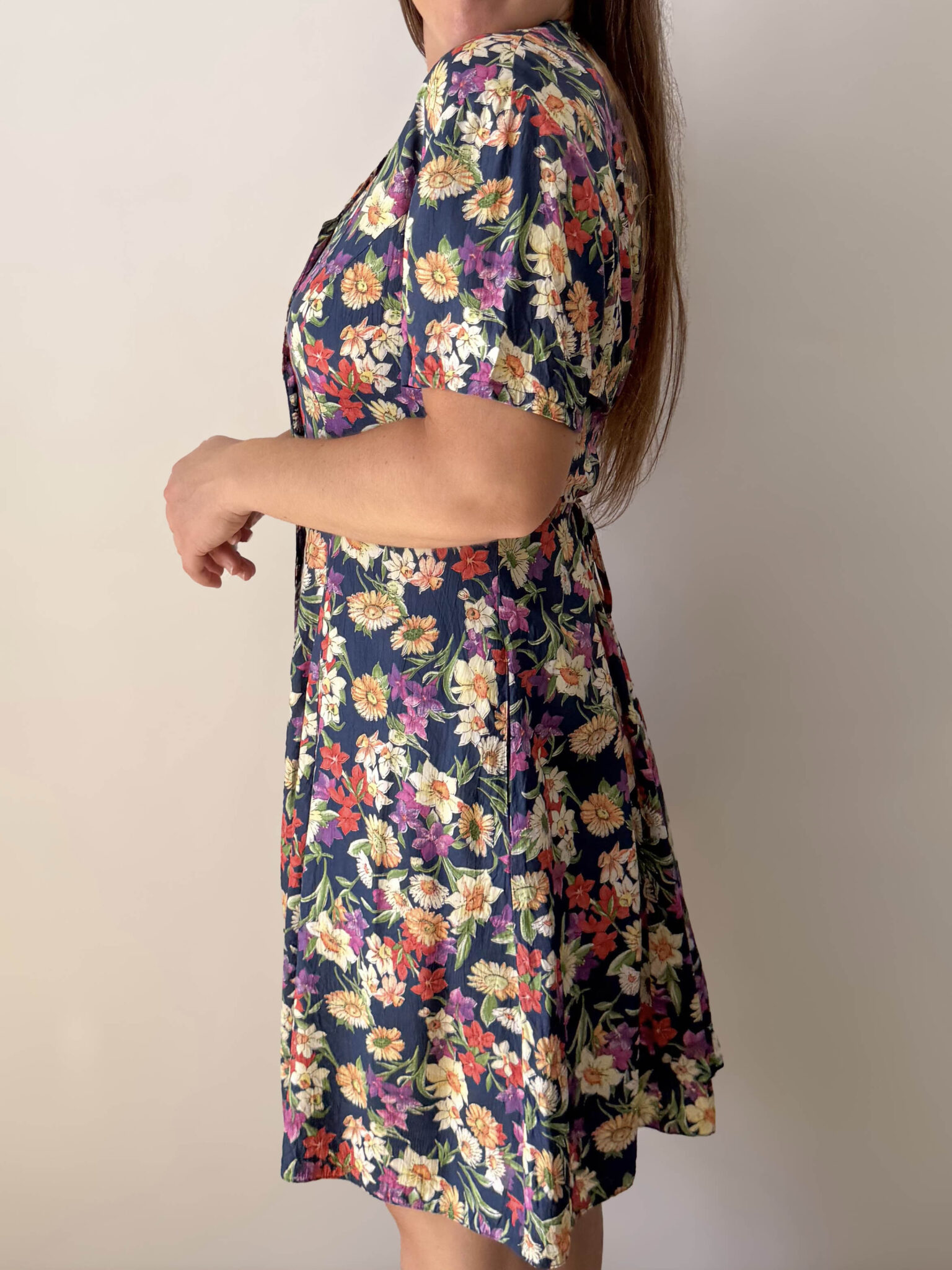 Imagen de Vestido corto con flores (3)