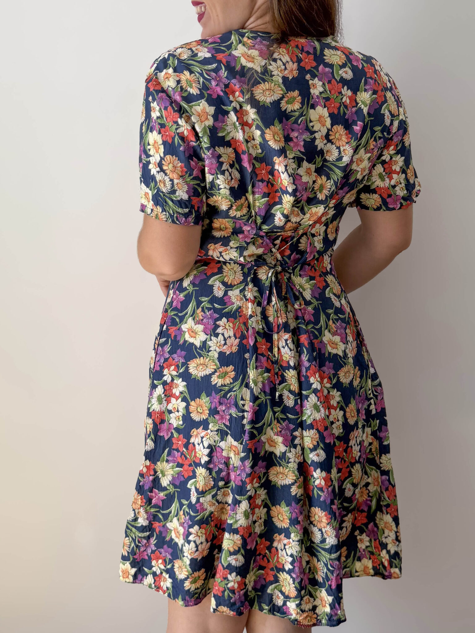 Imagen de Vestido corto con flores (4)