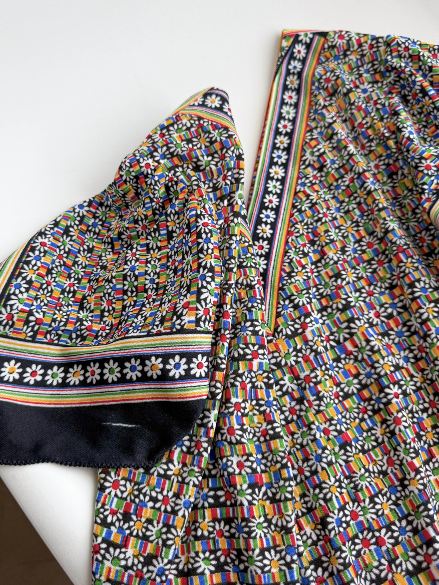 Imagen de Vestido francés con margaritas multicolor (1)