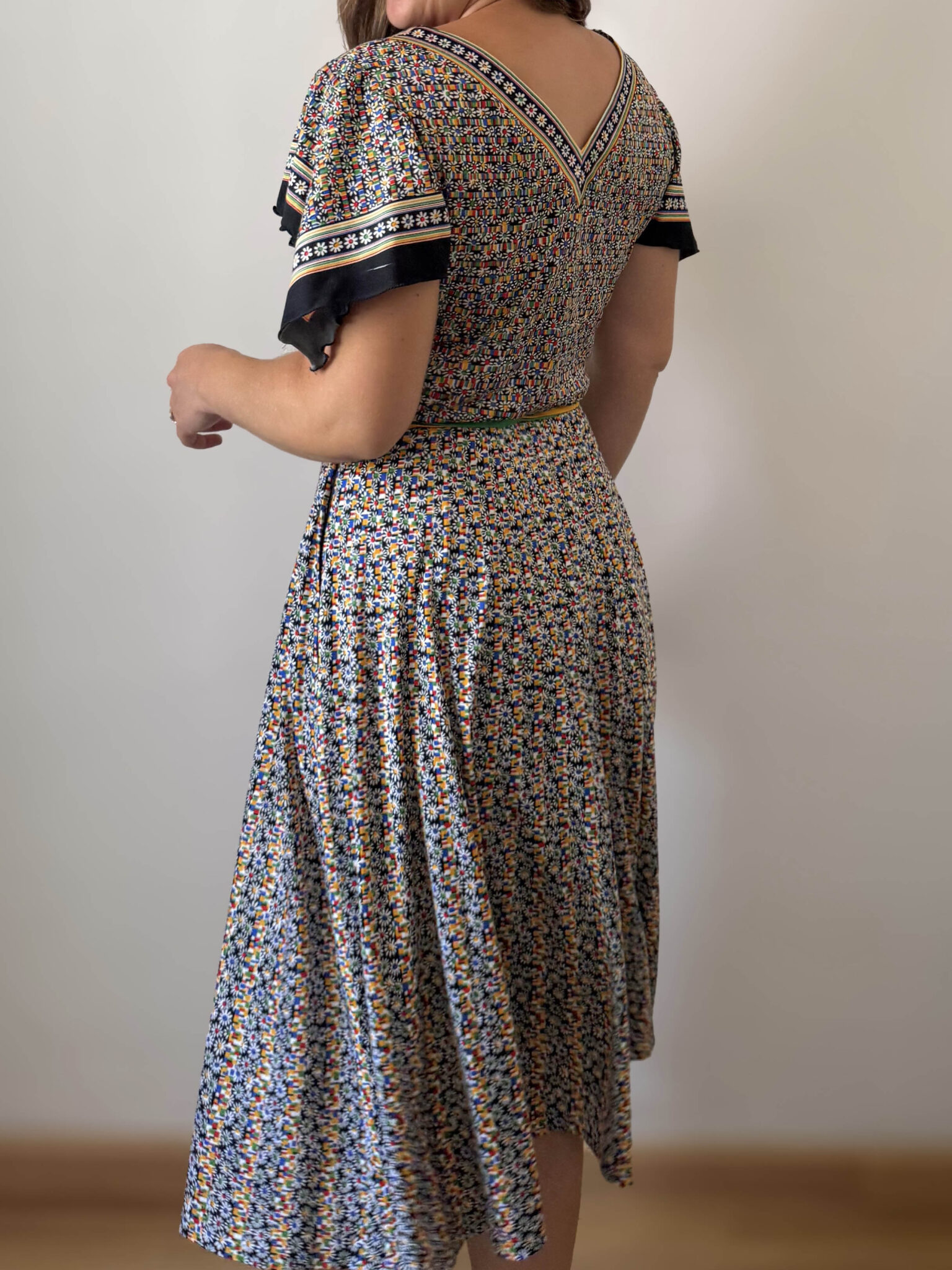 Imagen de Vestido francés con margaritas multicolor (4)