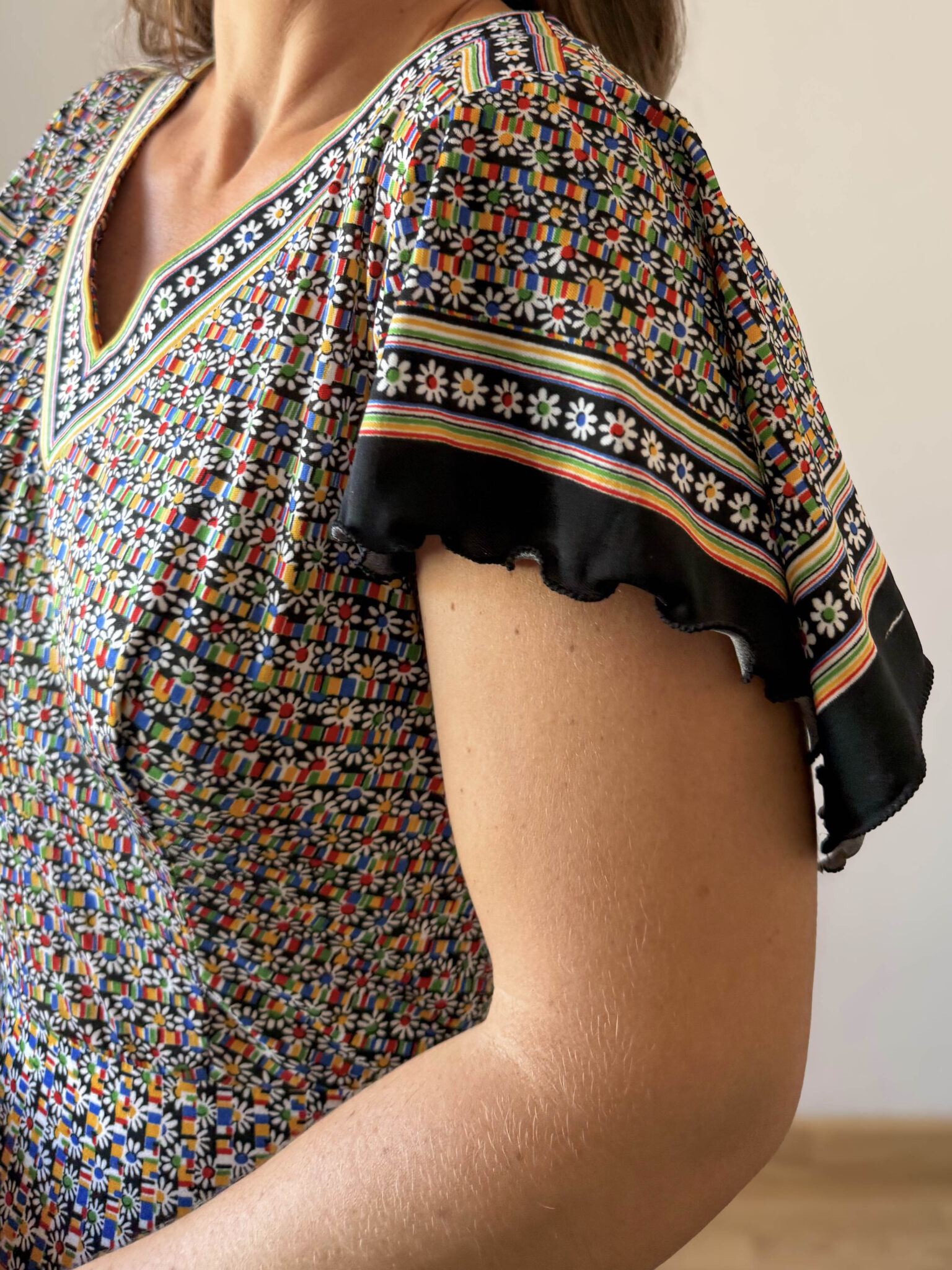 Imagen de Vestido francés con margaritas multicolor (7)