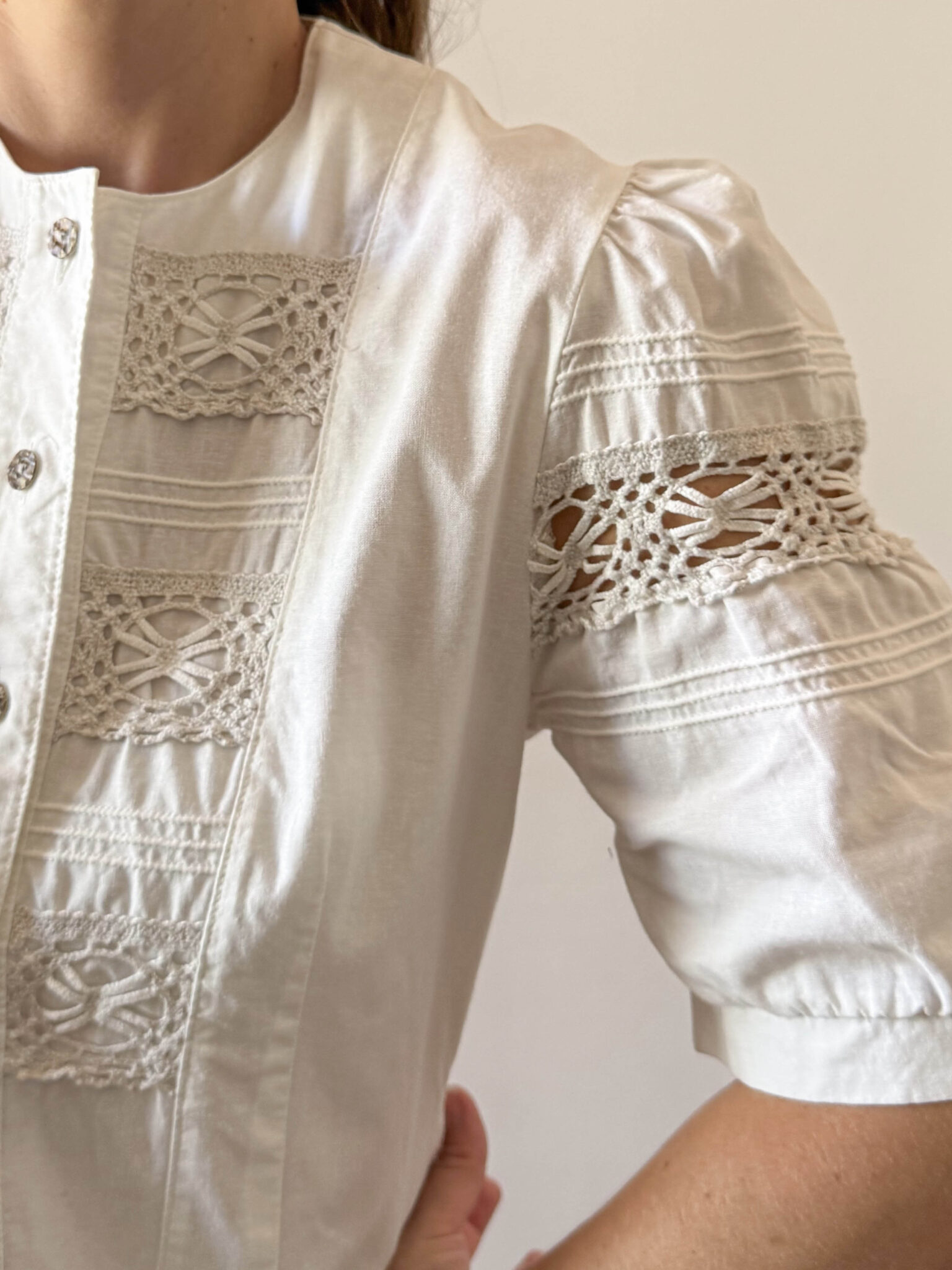 Imagen de Blusa alemana con paneles bordados (13)