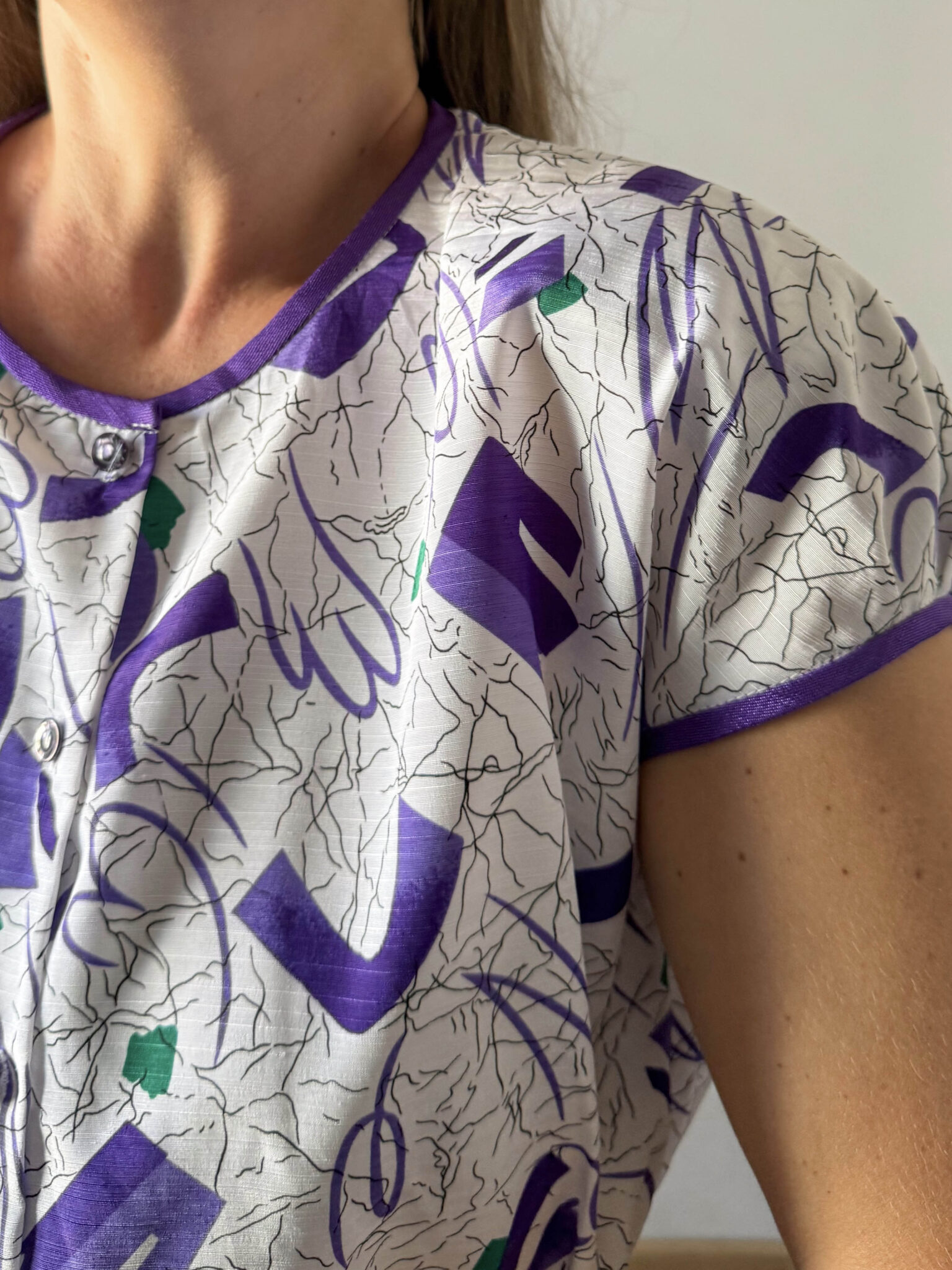 Imagen de Blusa fabricada en paris años 902 (7)
