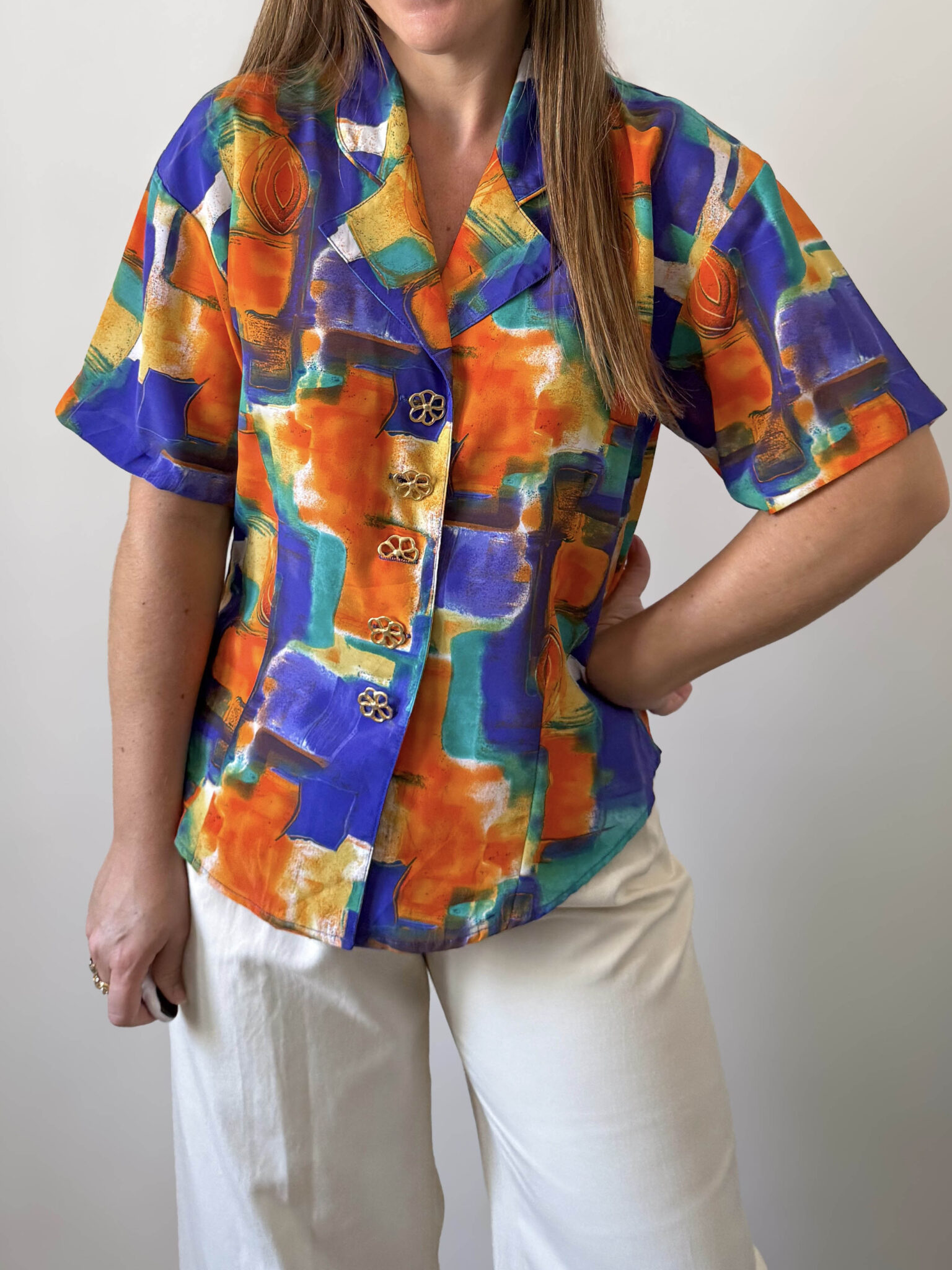 Blusa con botones metálicos (2) Imagen de Blusa con botones metálicos (2)